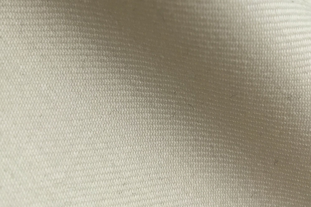 H7351 - NATURAL WHITE PLAIN (275 grams / 8 Oz) - Huddersfield Textiles