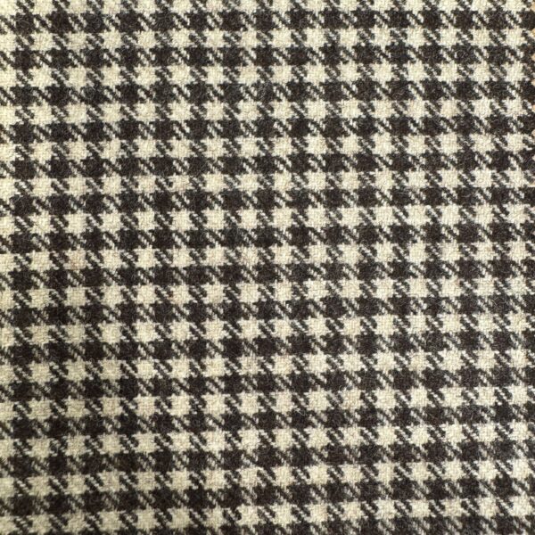 SAL292 - BROWN & CREAM HOUNDSTOOTH FLANNEL (360 Grams / 13 oz)
