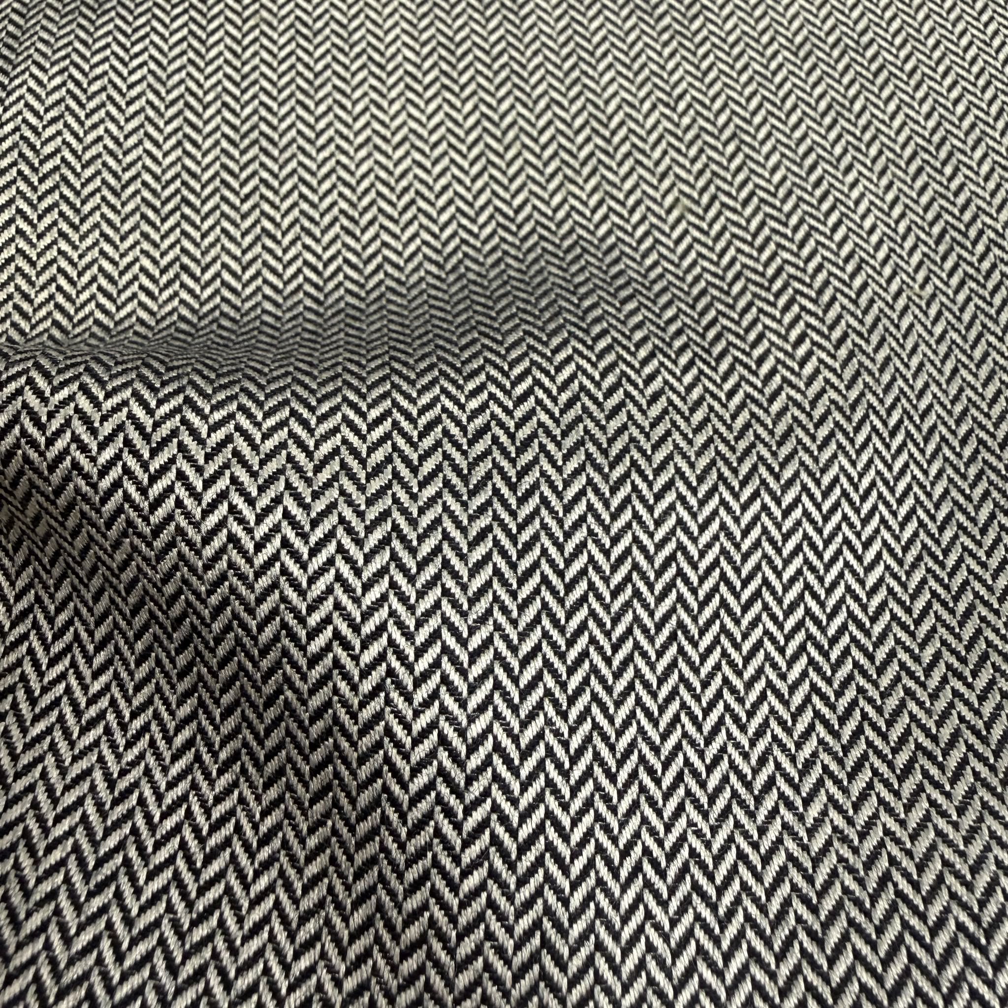 SAL325 - BLACK & WHITE HERRINGBONE SUPER 120' & SILK (240 Grams / 8.5 oz)