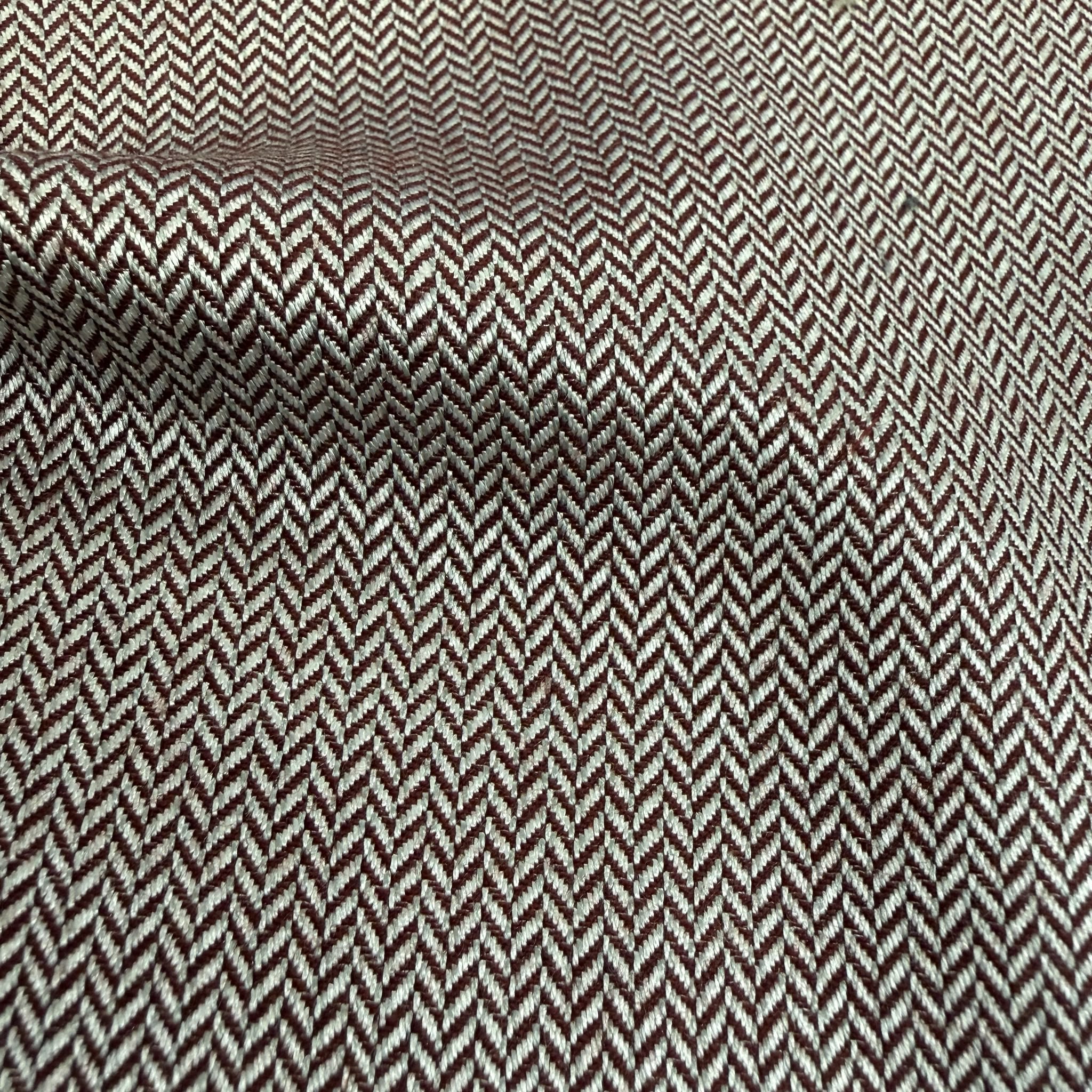 SAL327 - RED & WHITE HERRINGBONE SUPER 120' & SILK (240 Grams / 8.5 oz)