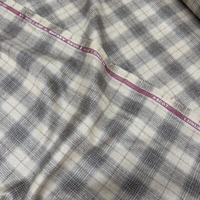 SAL351 - FAWN W/ OVERCHECK 100% WOOL (280 Grams / 10 oz)